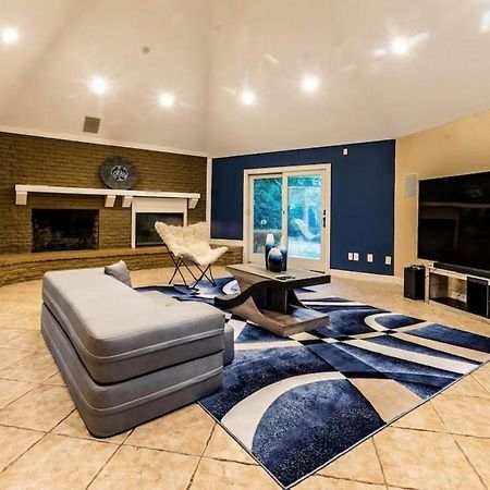 Huge 6 Bedroom With Pool, Spa, 85 Inch Tv, Game Room Houston Exteriör bild