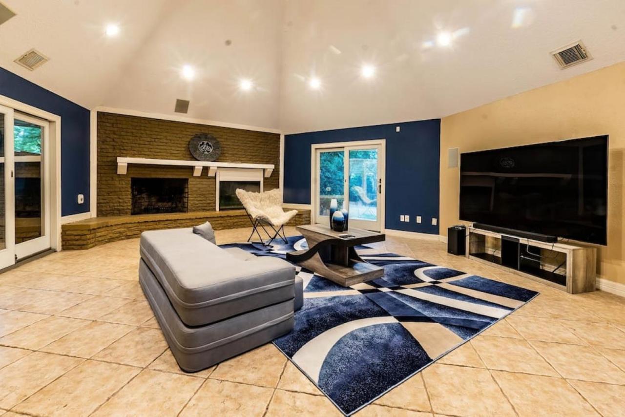 Huge 6 Bedroom With Pool, Spa, 85 Inch Tv, Game Room Houston Exteriör bild