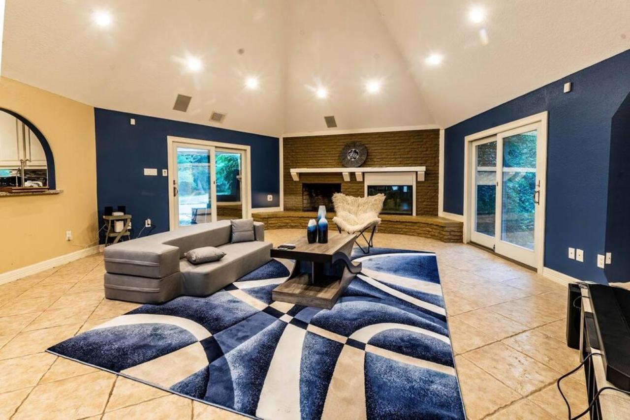 Huge 6 Bedroom With Pool, Spa, 85 Inch Tv, Game Room Houston Exteriör bild