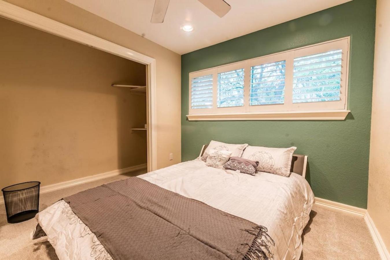 Huge 6 Bedroom With Pool, Spa, 85 Inch Tv, Game Room Houston Exteriör bild