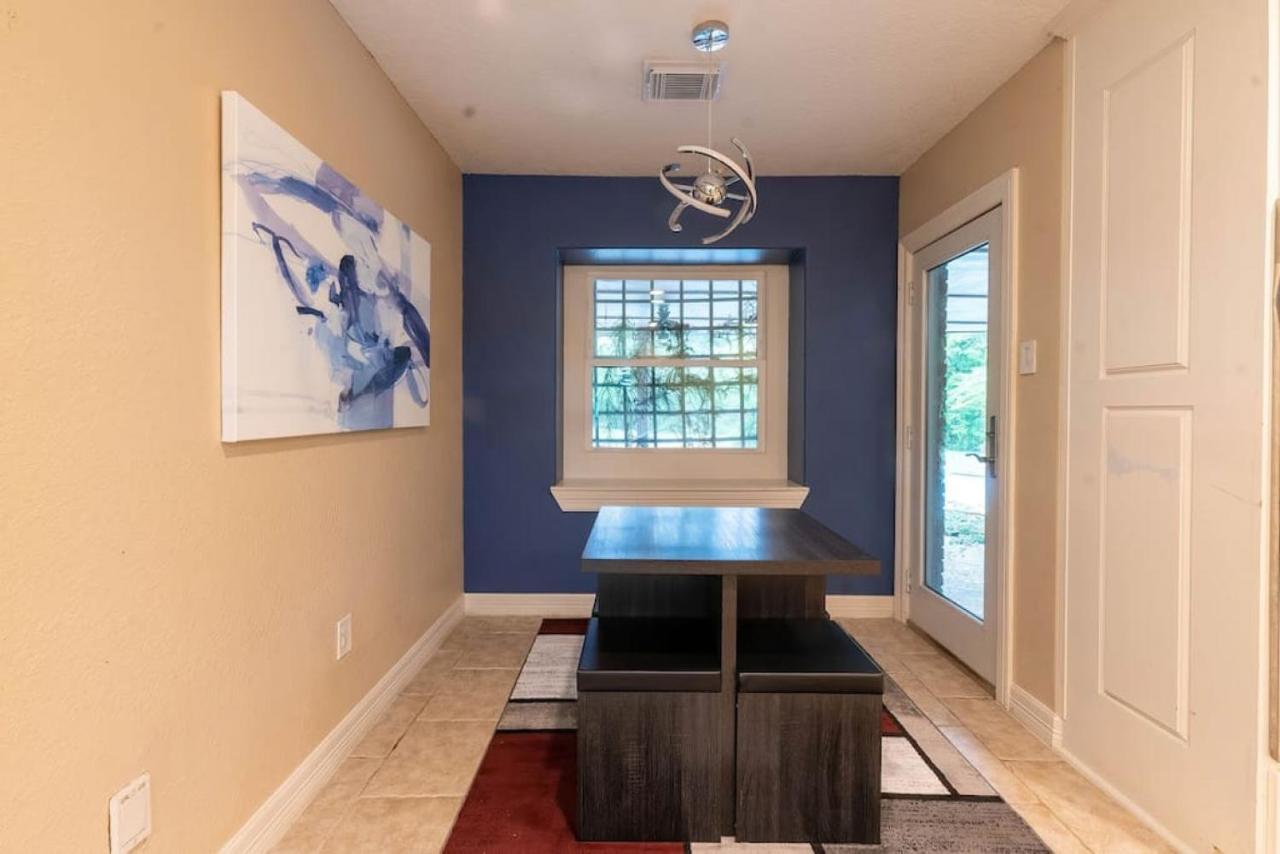Huge 6 Bedroom With Pool, Spa, 85 Inch Tv, Game Room Houston Exteriör bild